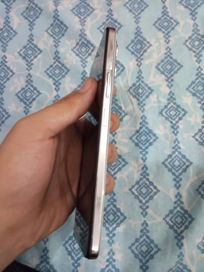 Vivo Y29