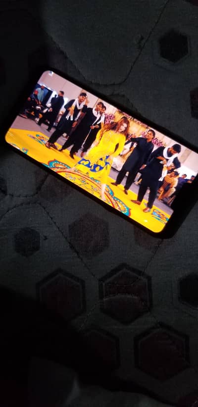 LG Q9 [4gb 64gb non pta] 03079436021 cal me