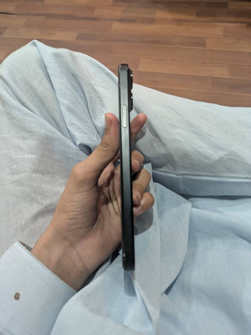 Apple iPhone 15 plus 3