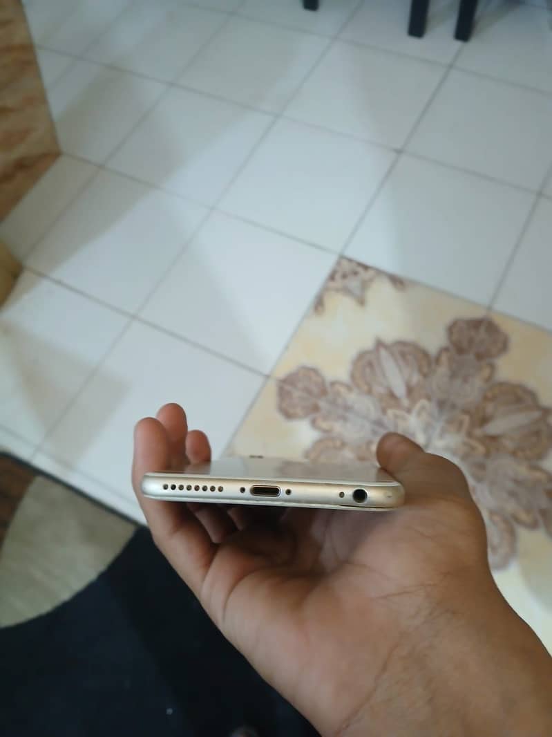Apple iPhone 6 Plus 5