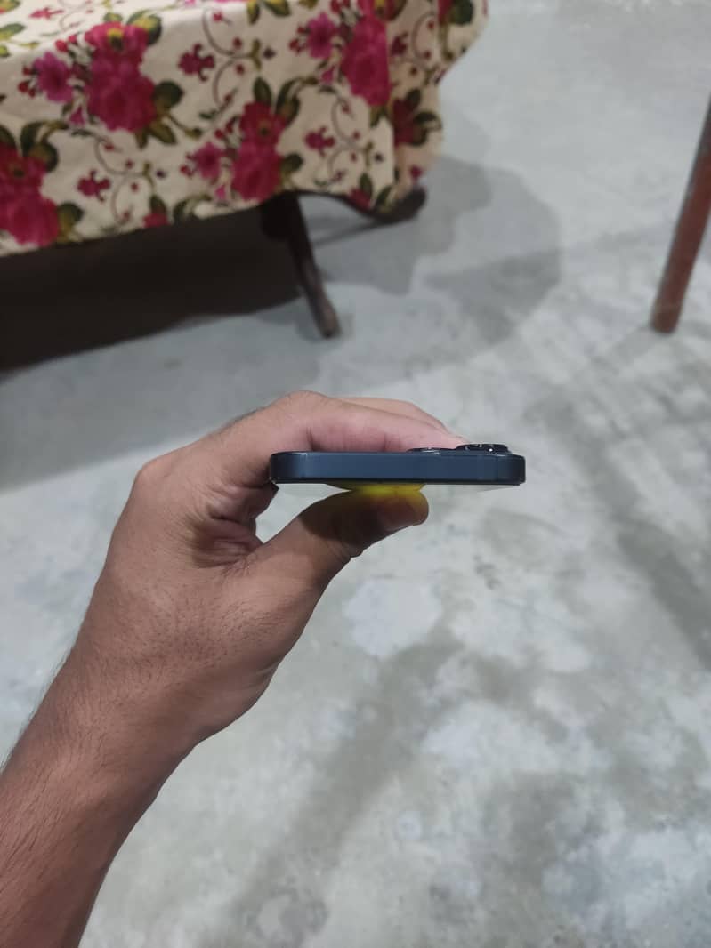 Apple iPhone 13 3