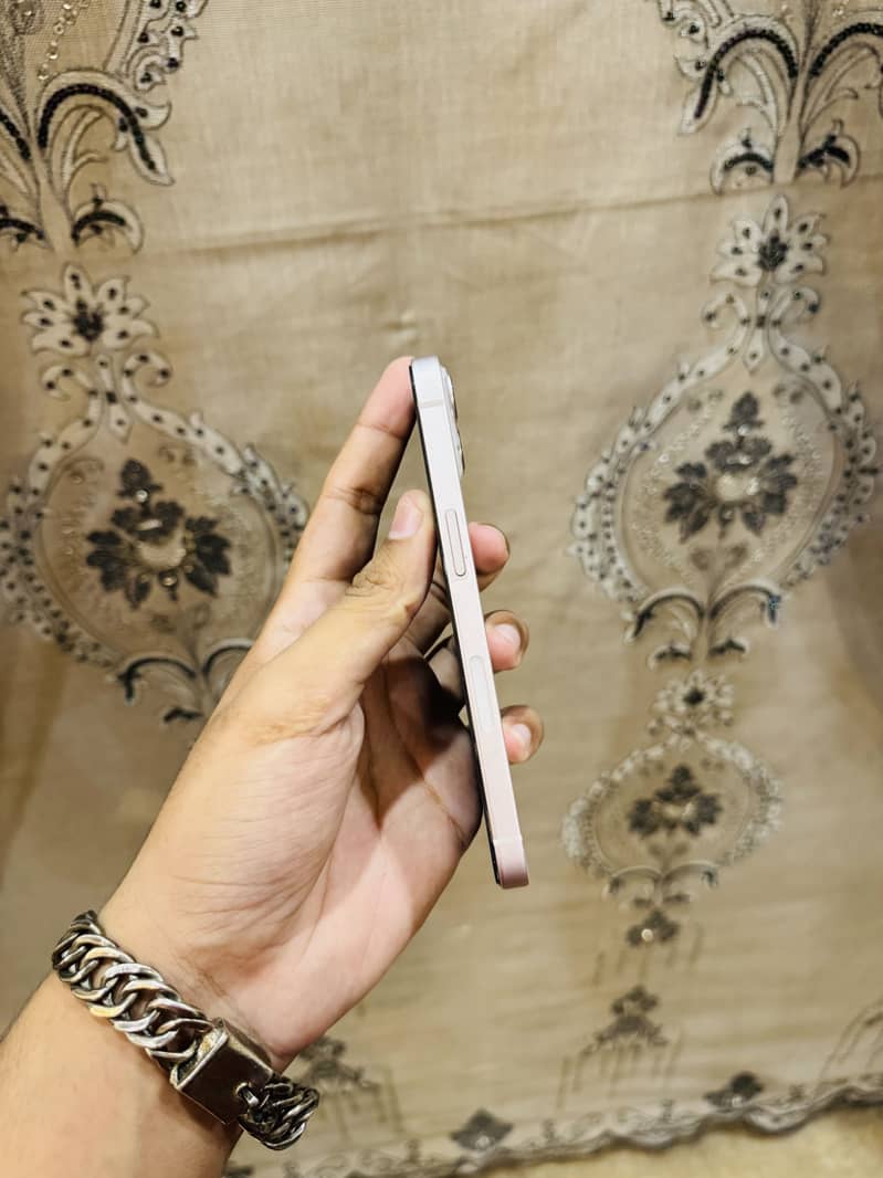 Apple iPhone 13 3