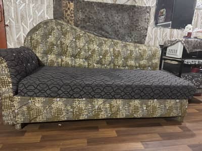 Dewan sofa