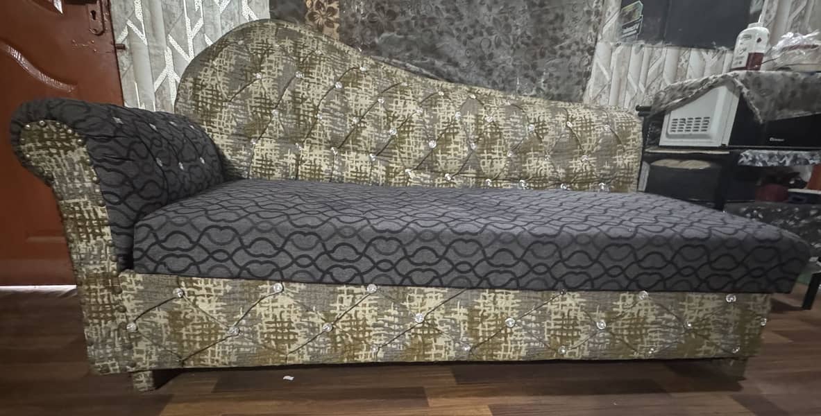 Dewan sofa 1