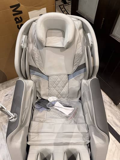 S9 8D Luxury Full Body Massage Chair