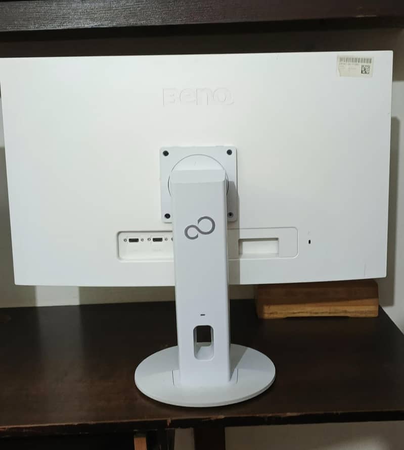 Monitor 27-Inch borderless 1