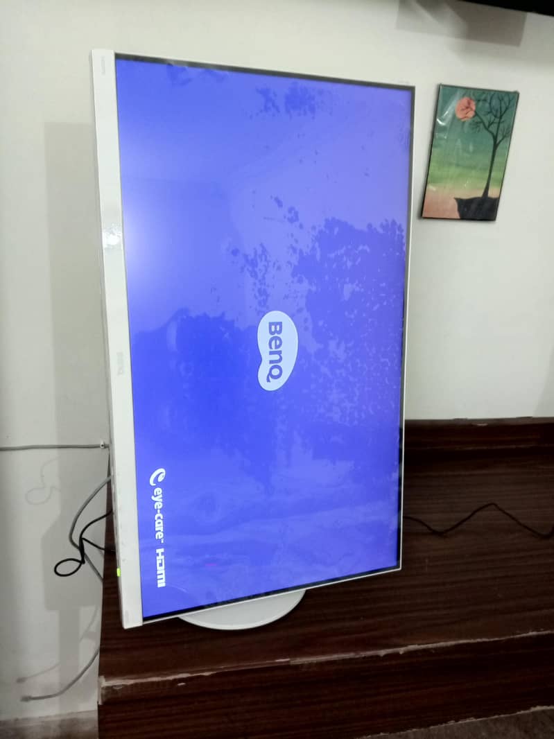 Monitor 27-Inch borderless 6