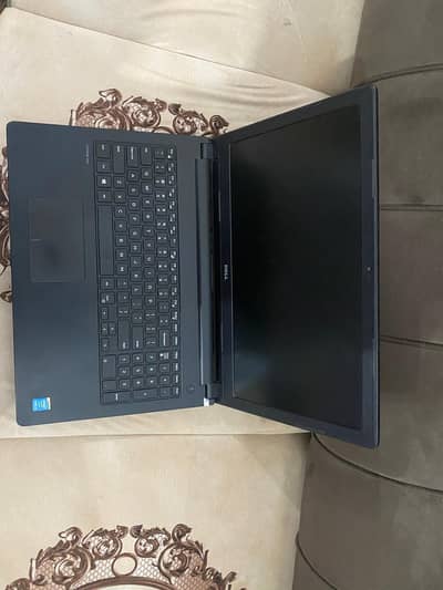 Dell Latitude 3560 i3 5th gen 256ssd 8gb ram 15.6''