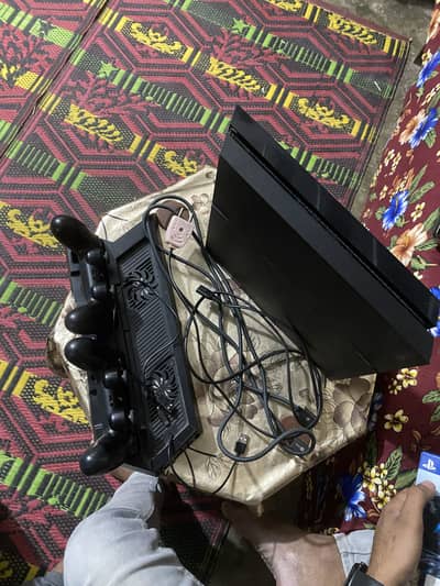 Play Station 4 with 10 different games