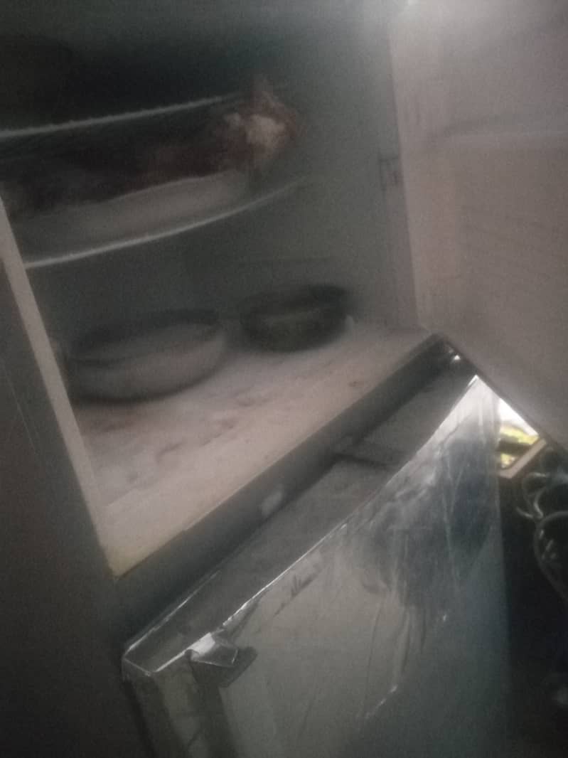 Medium fridge 9