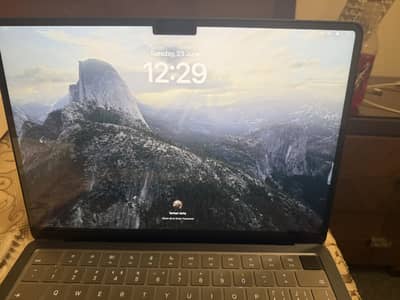 Macbook Air M2 chip 13.6 inch display 8GB Ram, 256GB storage