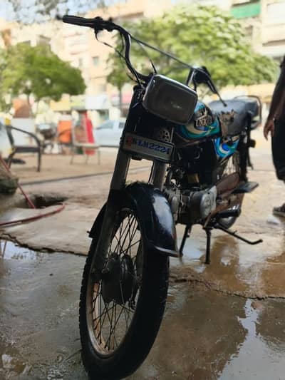 Unique UD 70 2018