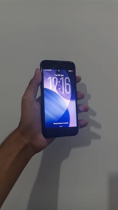 iPhone SE 2020 128gb non pta 10/10 no issue 81% urgent sale