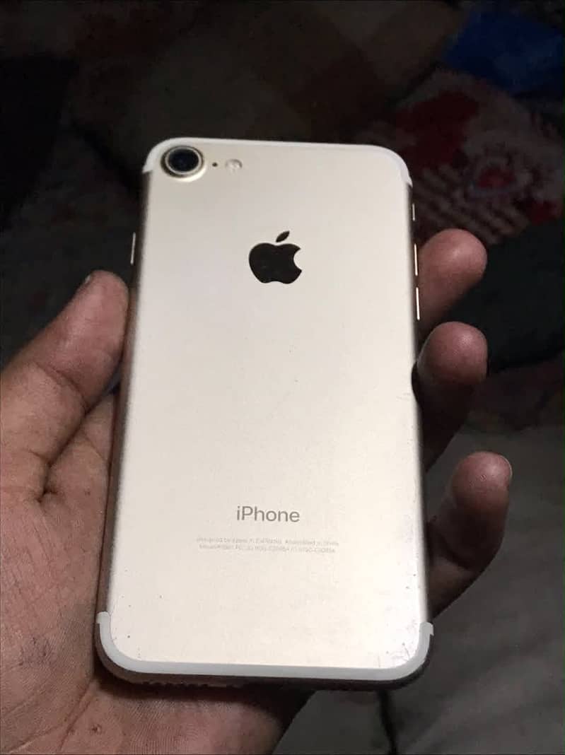Apple iPhone 7 0