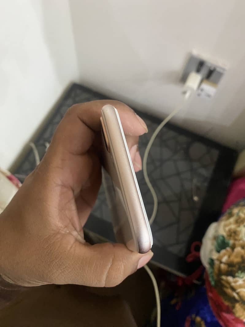 Apple iPhone 8 Plus 2