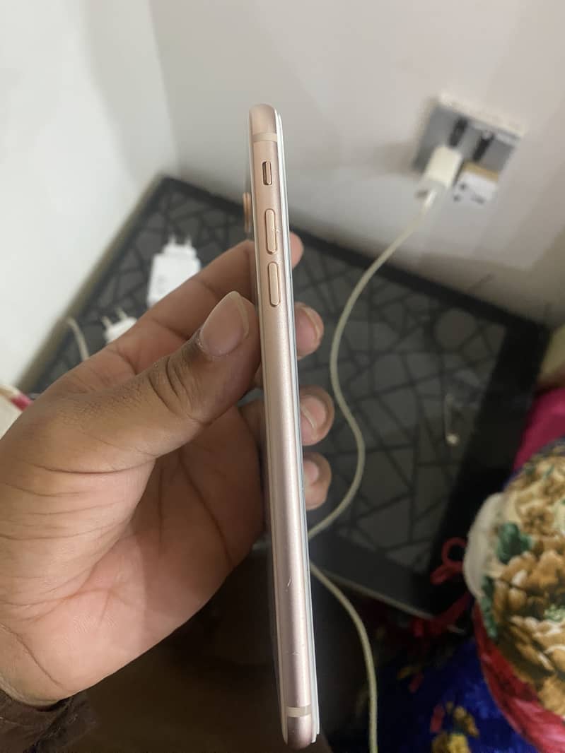 Apple iPhone 8 Plus 3