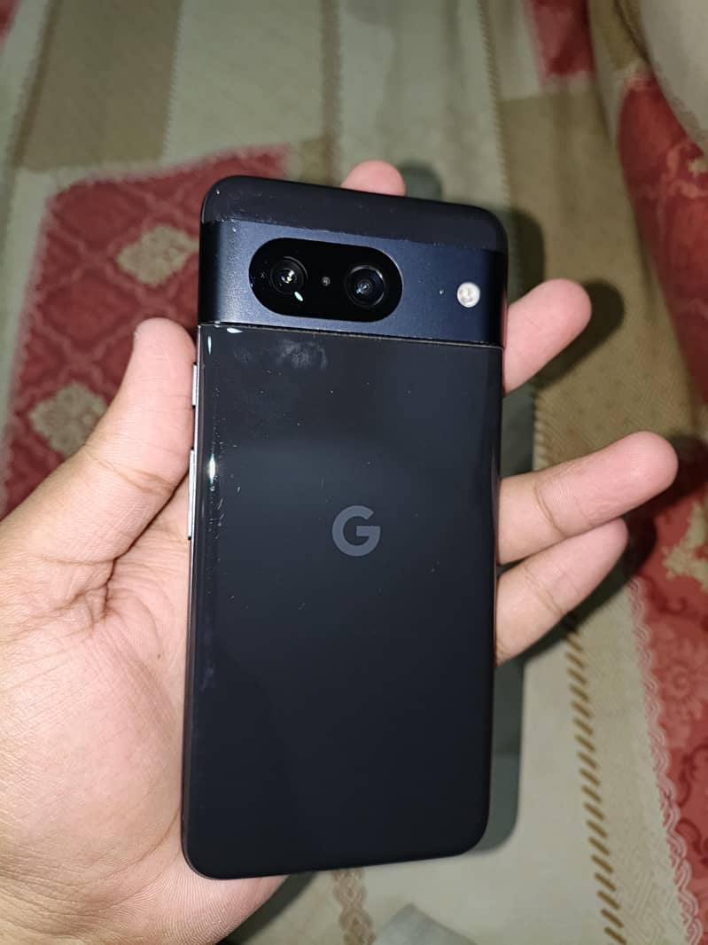 Google Pixel 8 4