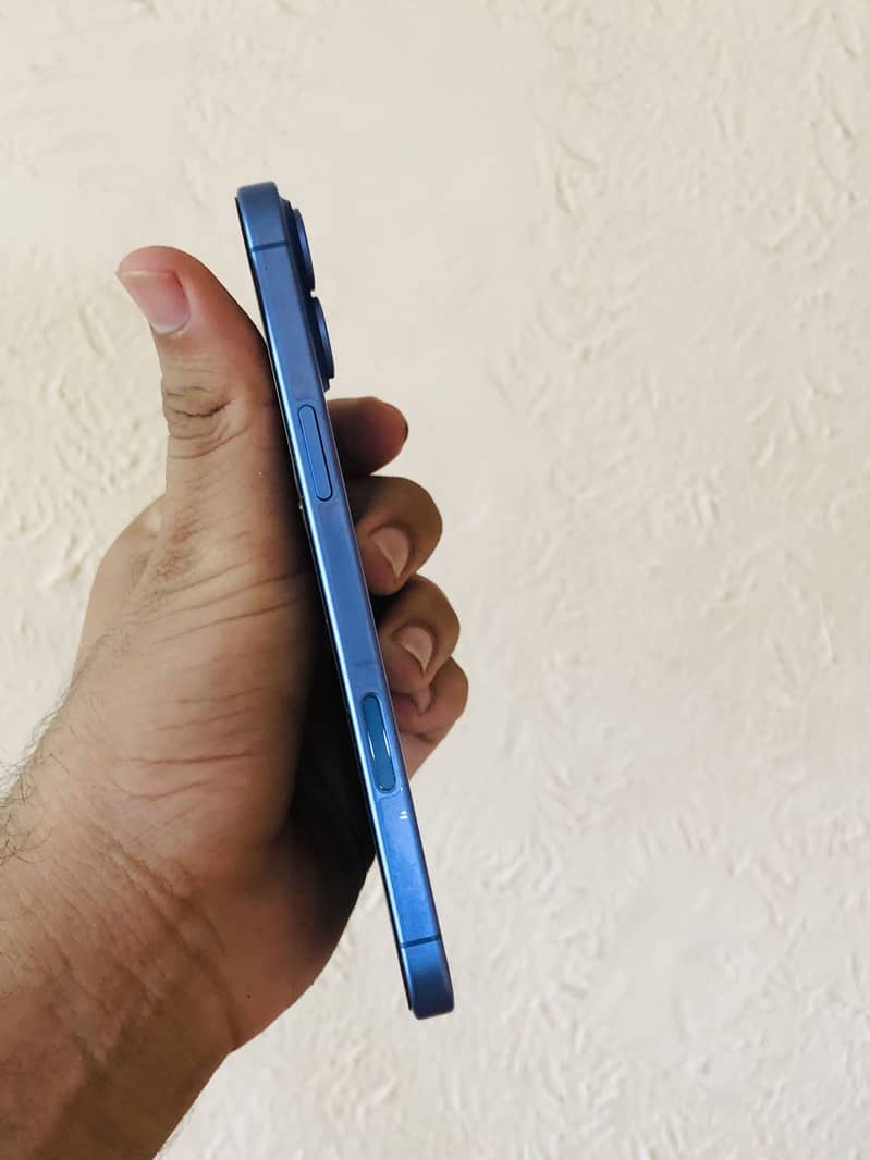 Apple iPhone 16 Plus 2
