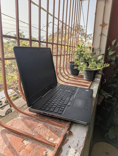Dell Precision 7510 | Core i7 6th Gen
