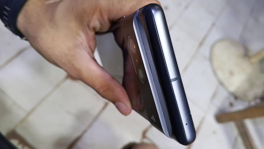 Google Pixel 7 4
