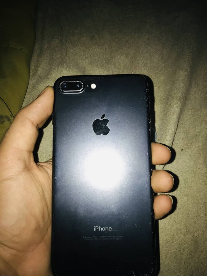 Apple iPhone 7 Plus 2