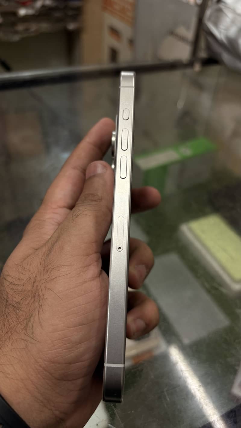iPhone 15 Pro Max 1