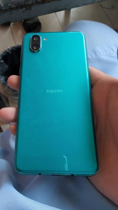 Sharp Aquos R3