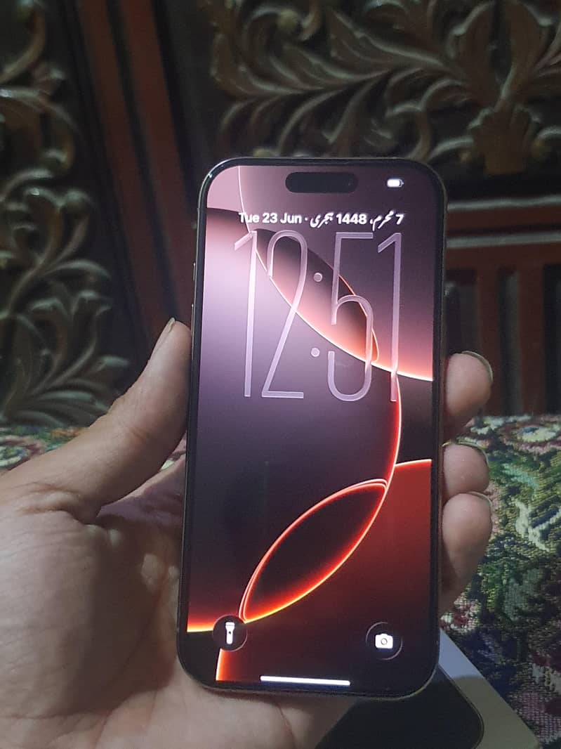 Apple iPhone 16 Pro 2