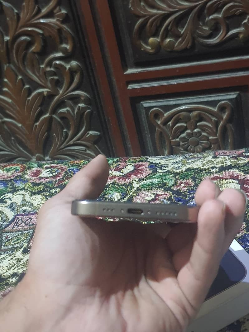 Apple iPhone 16 Pro 5