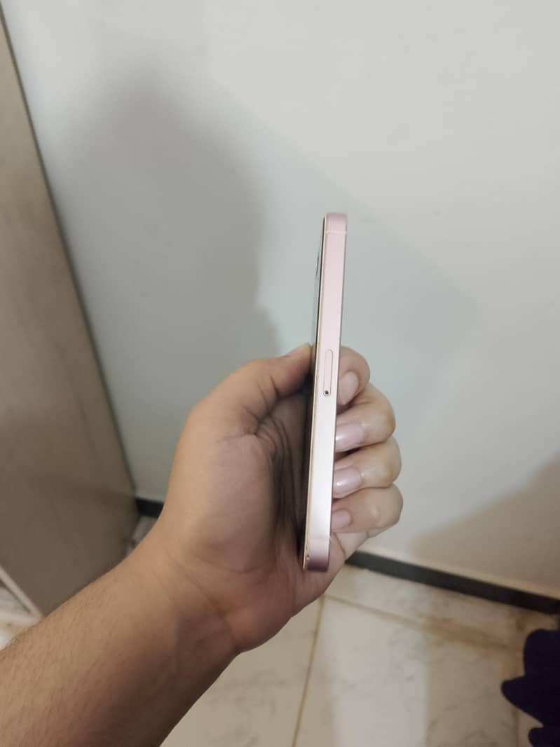 Apple iPhone SE 4