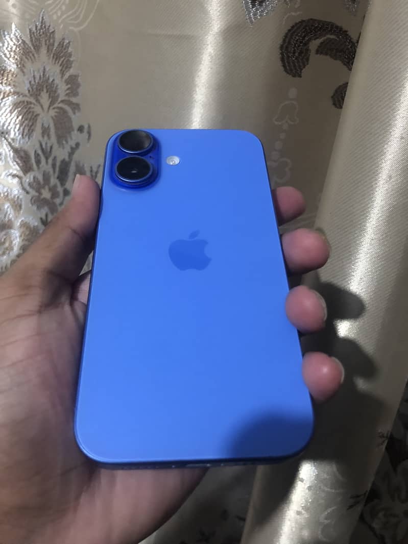 Apple iPhone 16 0