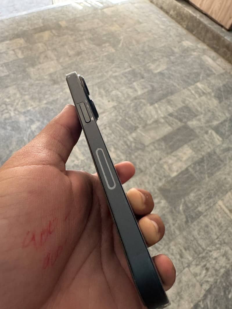 iPhone 14 2
