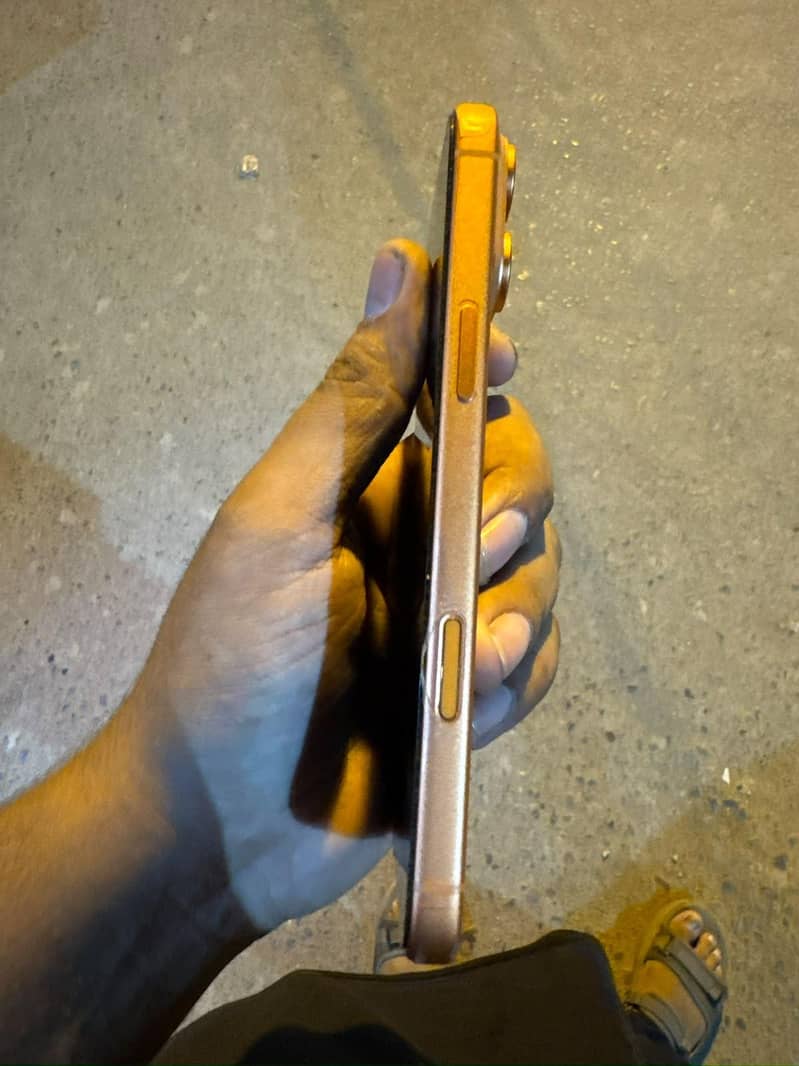 Apple iPhone 17 Pro Max 3