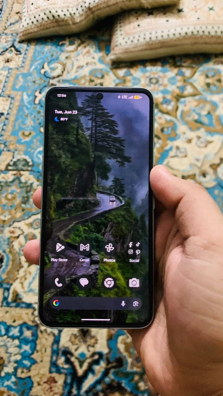 Google pixel 8 1