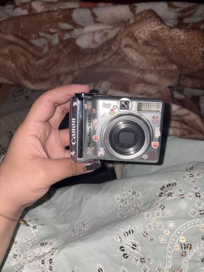Canonpowershot A550 digi cam