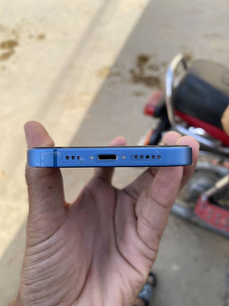 Apple iPhone 13 3