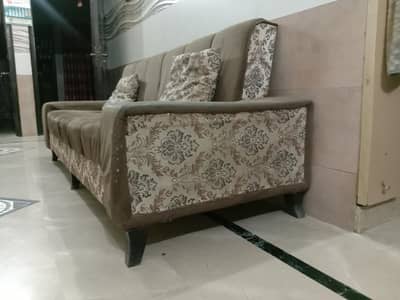 Comfortable Com Bed Sofa for Sale – Good Condition