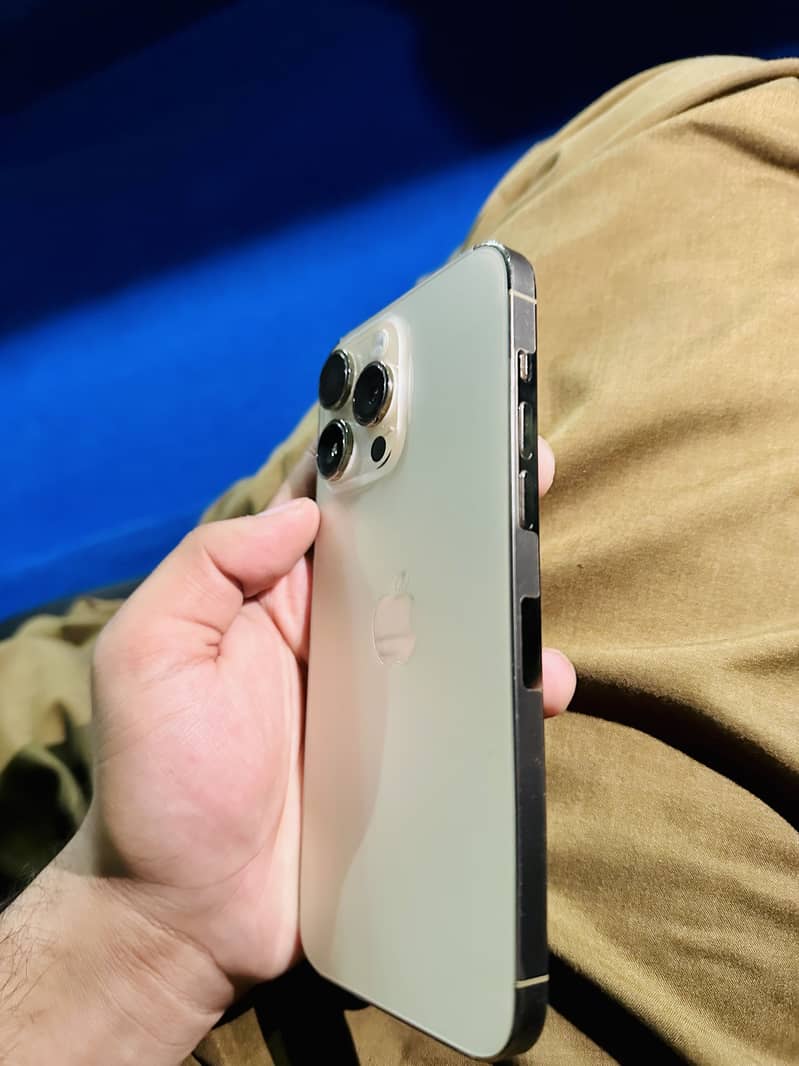 iPhone 14 Pro Max 1