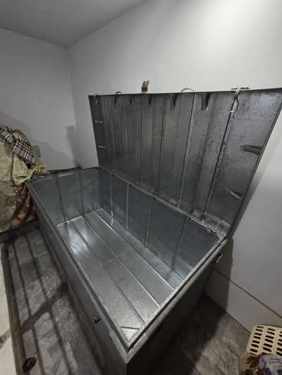 steel peti