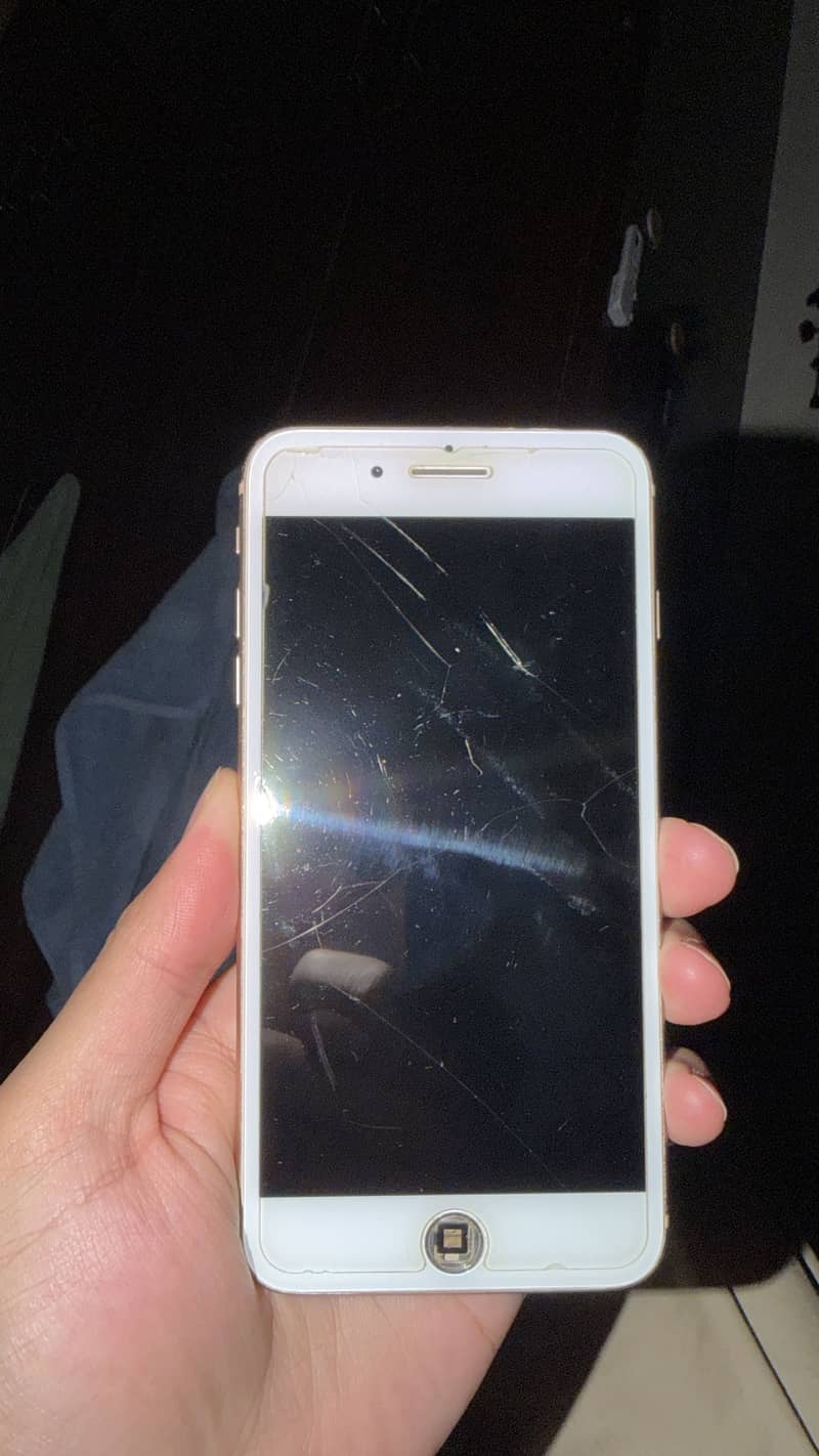 Apple iPhone 8 Plus 1