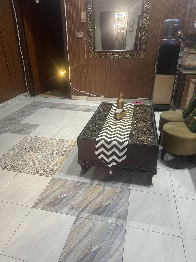 Center table 0