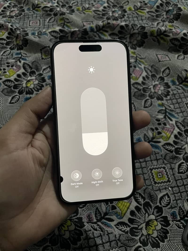 Apple iPhone 15 4
