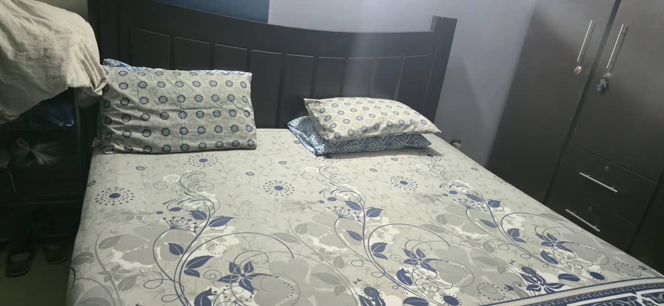 Bed with storage 0