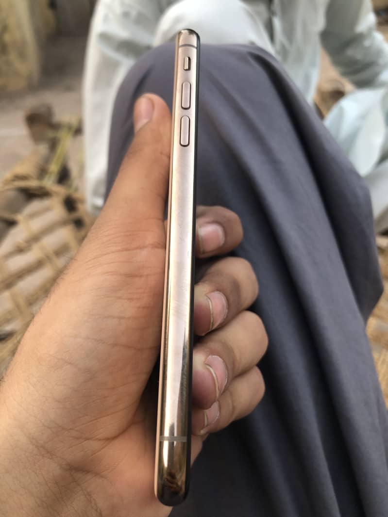 IPhone XS 3