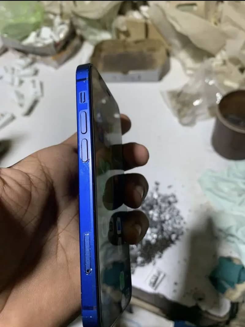 Apple iPhone 12 3