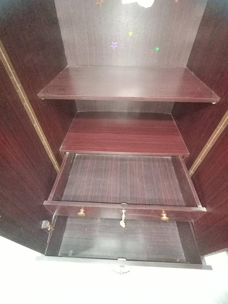wardrobes 0