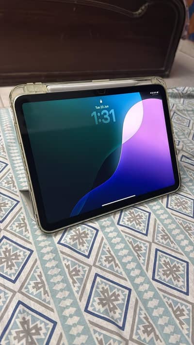 Apple iPad 10th Gen 64GB ALMOST BRAND NEW