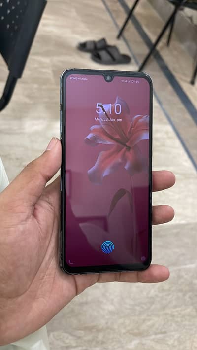 Vivo V21