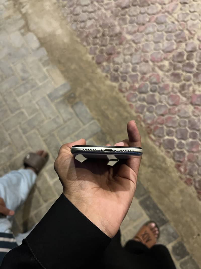 Apple iPhone X 3