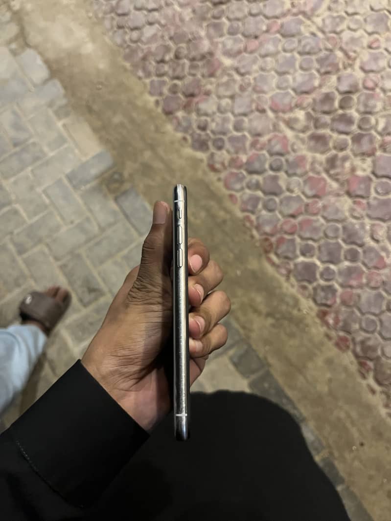 Apple iPhone X 11